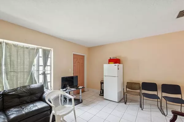 North Miami, FL 33161,13370 NE 5th Ave