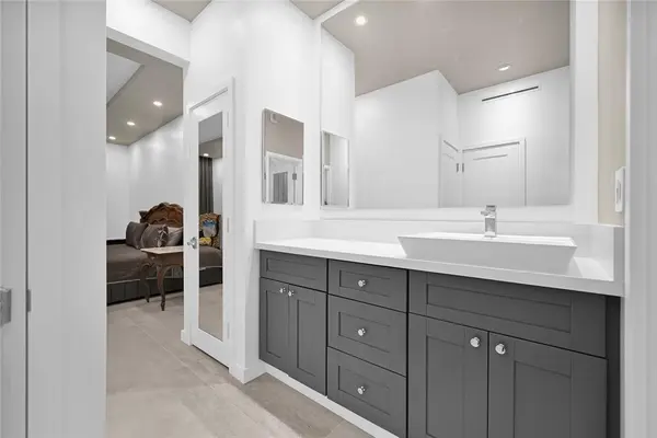 Hallandale Beach, FL 33009,2030 S Ocean Dr #2201