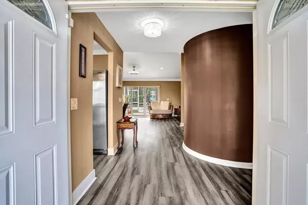 Lake Worth, FL 33463,6128 Strawberry Lakes Cir