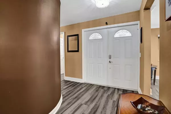 Lake Worth, FL 33463,6128 Strawberry Lakes Cir