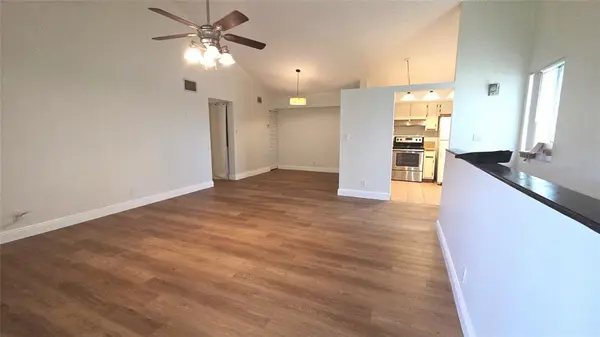 608 Gardens Dr #204, Pompano Beach, FL 33069