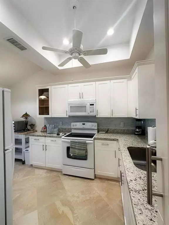 Boca Raton, FL 33498,10980 Lake Front Pl #10980