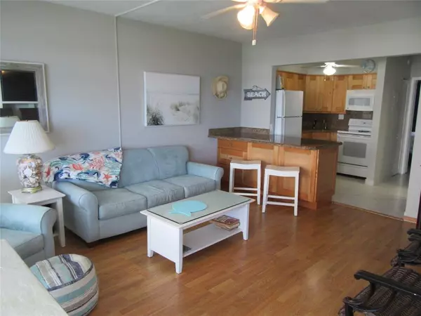 Lauderdale By The Sea, FL 33308,4050 N Ocean Dr #402