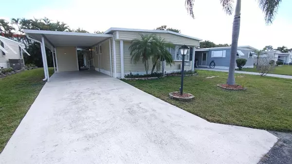 8128 South St, Boca Raton, FL 33433