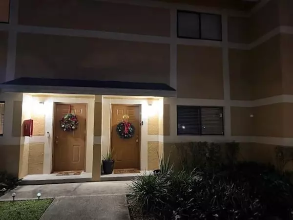 223 E Palm Cir E #223, Pembroke Pines, FL 33025