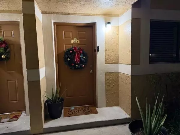 Pembroke Pines, FL 33025,223 E Palm Cir E #223