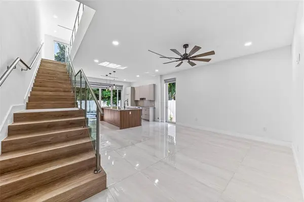 Fort Lauderdale, FL 33301,1408 NE 5th Ct #1408A