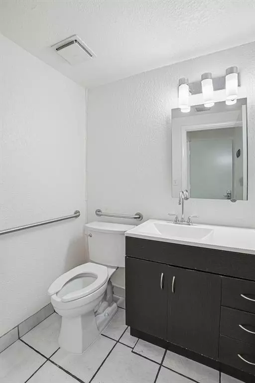 Coral Springs, FL 33065,2929 N University Dr