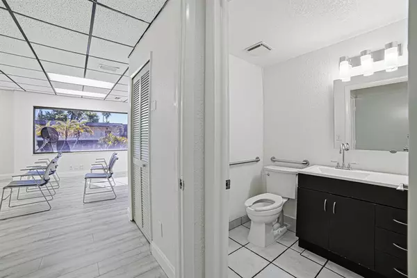 Coral Springs, FL 33065,2929 N University Dr