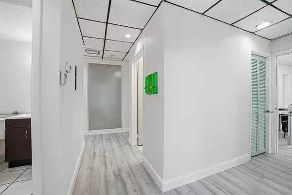 Coral Springs, FL 33065,2929 N University Dr