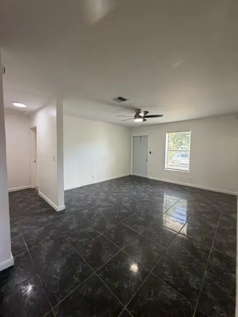 West Palm Beach, FL 33401,2005 Dock St