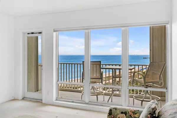 Pompano Beach, FL 33062,750 N Ocean Blvd #1002