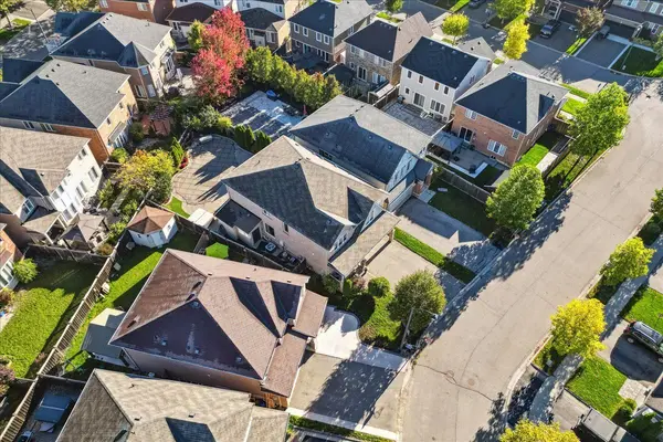 Milton, ON L9T 7T7,899 Pickersgill CRES