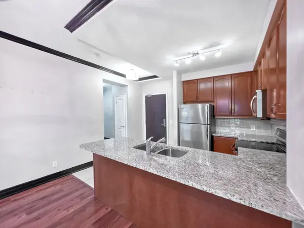 Brampton, ON L6W 0A8,100 John ST #508