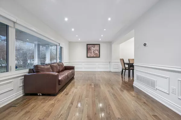 Oakville, ON L6H 2C7,1302 Hillview CRES