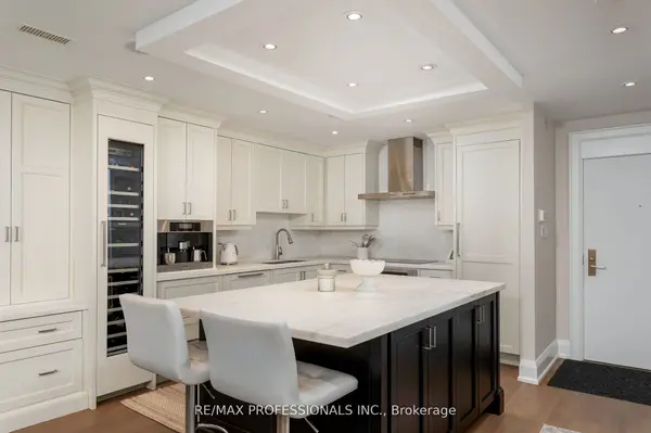 Toronto W08, ON M8X 1G9,71 Old Mill RD #304