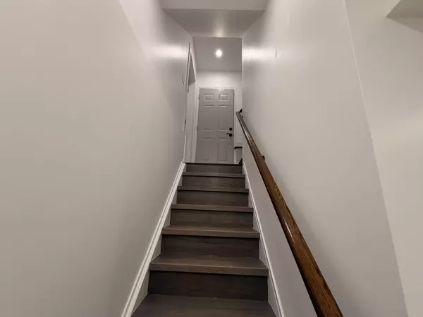 Oakville, ON L6M 3S4,2129 Glenfield RD #Bsmt