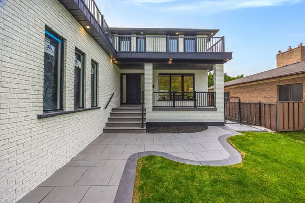 Mississauga, ON L4X 2V1,3049 Golden Orchard DR