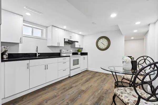 Niagara Falls, ON L2H 1X1,8235 PADDOCK TRAIL DR #LOWER