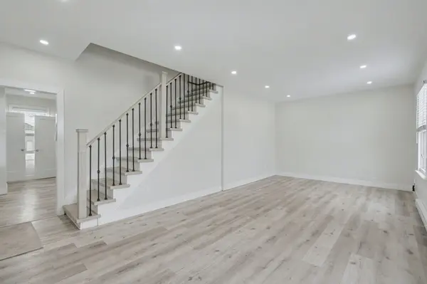 Hamilton, ON L0R 1A0,2546 Wilson ST