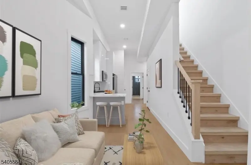 291 New York Ave #4, Jersey City, NJ 07307