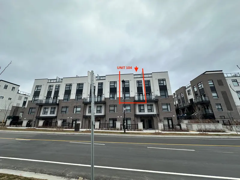 1589 Rose WAY #104, Milton, ON L9E 1N4