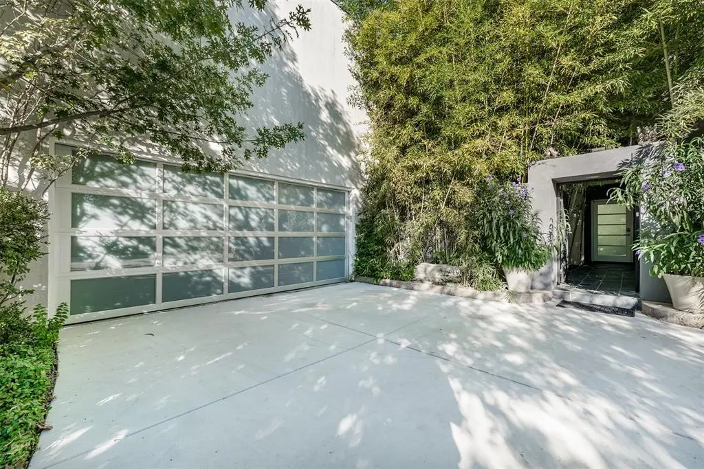 Dallas, TX 75229,10406 Crestover Drive