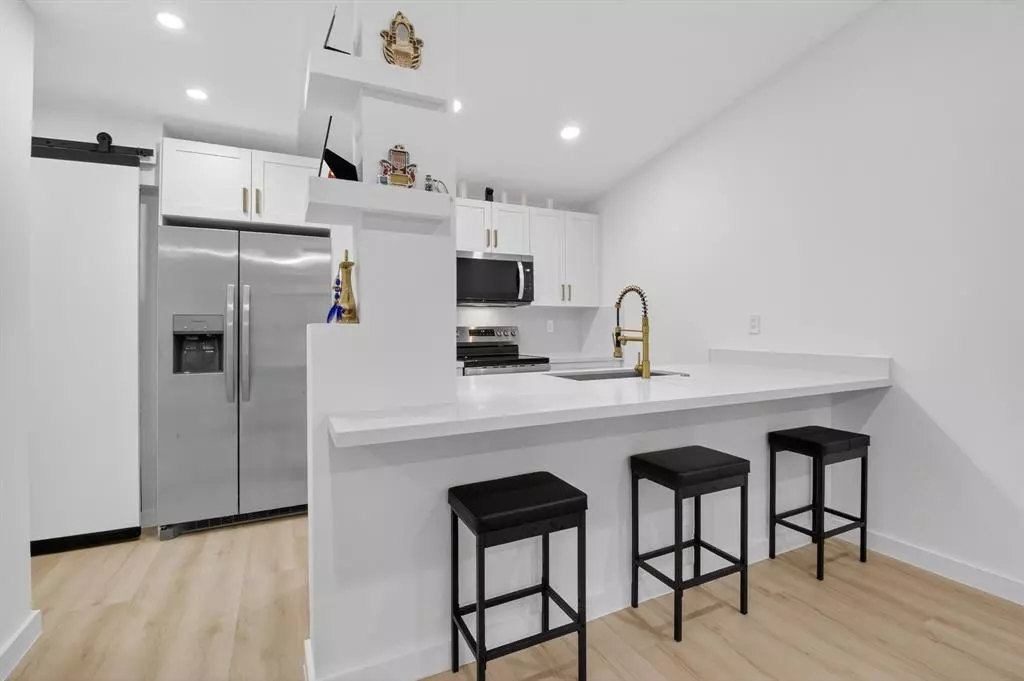 Boca Raton, FL 33428,9430 Boca Cove Cir #214