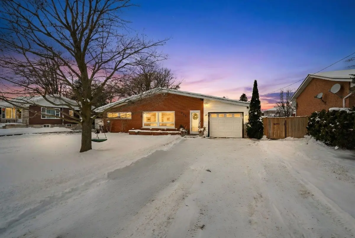 Clearview, ON L0M 1S0,232 Superior ST