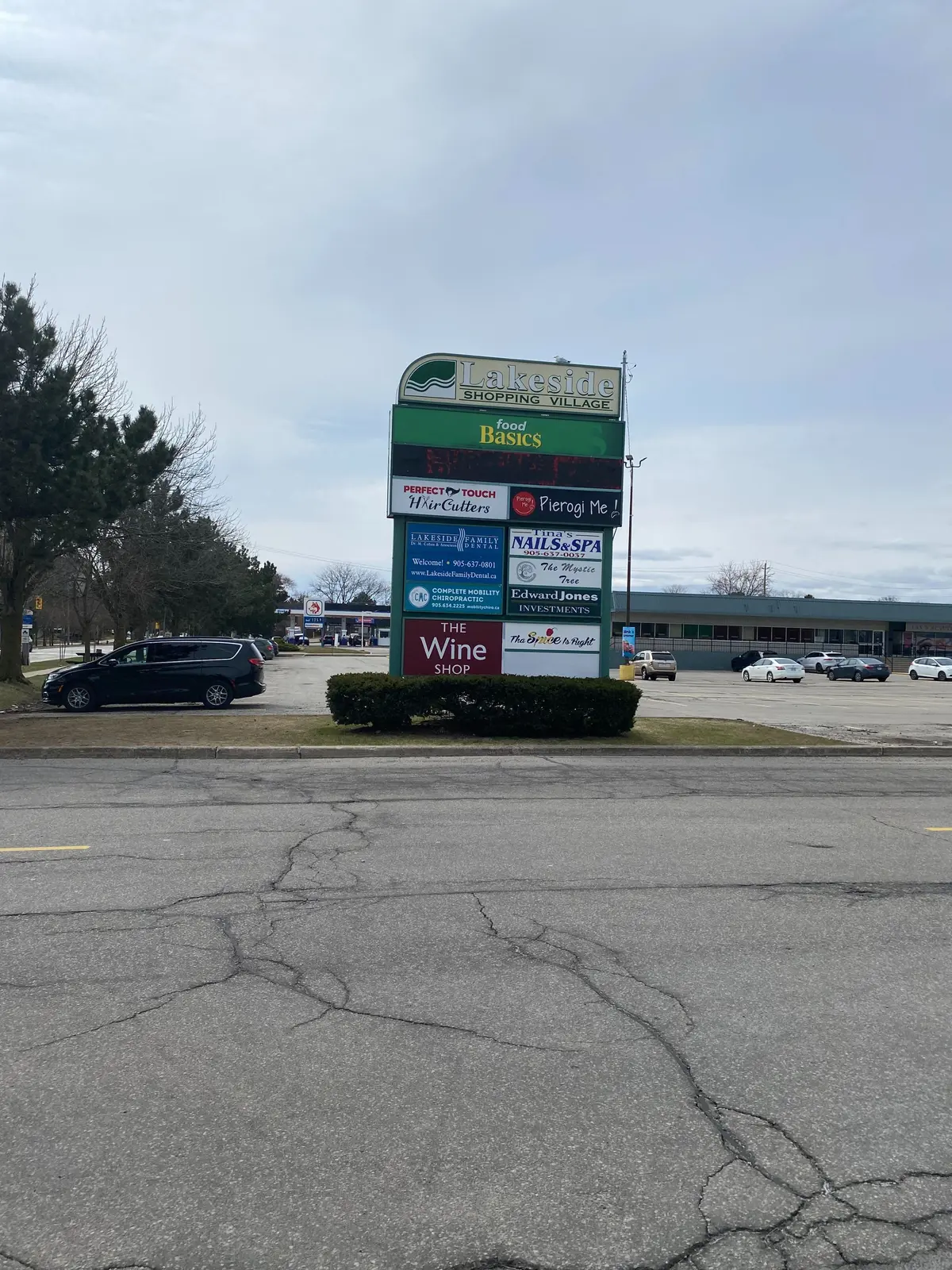 Burlington, ON L7L 1C8,5381 Lakeshore RD #4-5