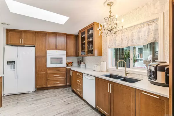 Parksville, BC V9P 1A4,511 Panorama Pl