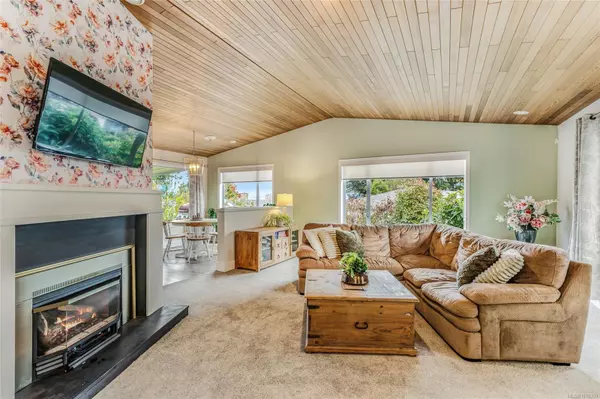 Parksville, BC V9P 1A4,511 Panorama Pl