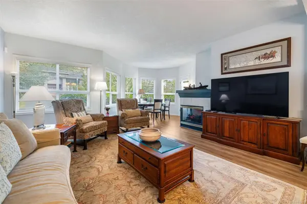 Saanich, BC V8X 5G5,1063 Valewood Trail #12