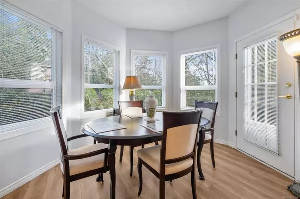 Saanich, BC V8X 5G5,1063 Valewood Trail #12