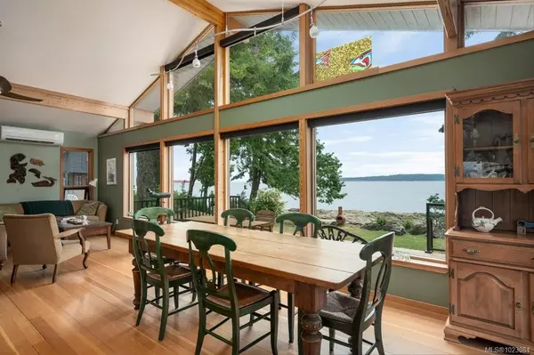 Protection Island, BC V9R 6R1,196 Captain Morgans Blvd