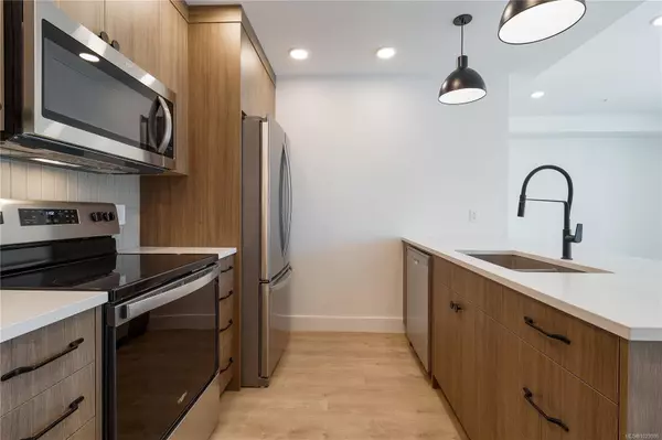 201 Dogwood Dr #205, Ladysmith, BC V9G 0C3