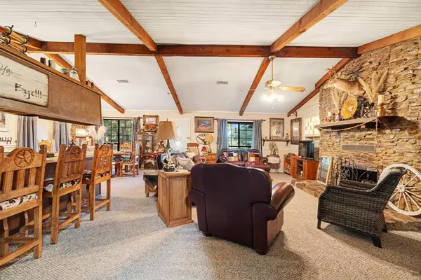 Blossom, TX 75416,10510 US Highway 82 E