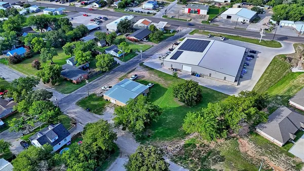 Bowie, TX 76230,206 N Matthews Street