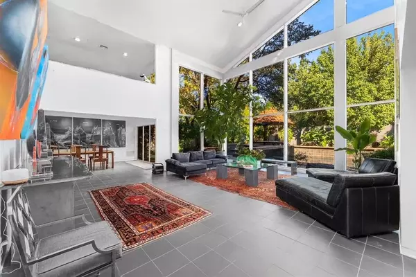 Dallas, TX 75229,10406 Crestover Drive