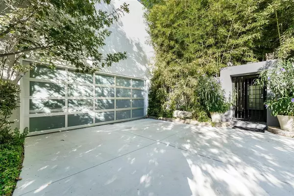 Dallas, TX 75229,10406 Crestover Drive