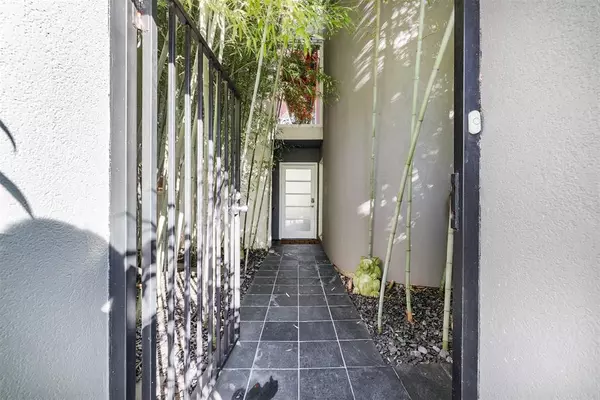 Dallas, TX 75229,10406 Crestover Drive