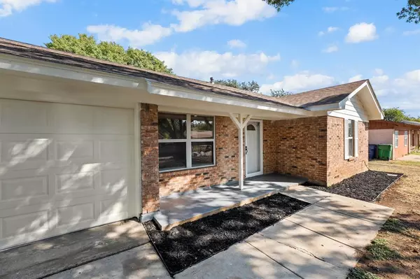 Crowley, TX 76036,317 E Glendale Street