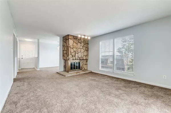 Dallas, TX 75231,8560 Park Lane #237