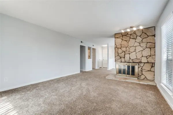 Dallas, TX 75231,8560 Park Lane #237