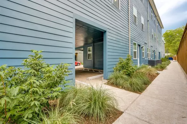 Dallas, TX 75214,5317 Reiger Avenue #202