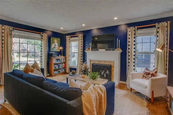 Dallas, TX 75211,2442 Sunset Avenue