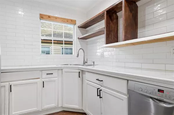 Waco, TX 76708,2712 Live Oak Avenue