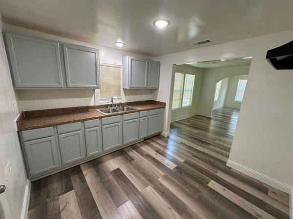 Dallas, TX 75203,2206 Rockefeller Boulevard