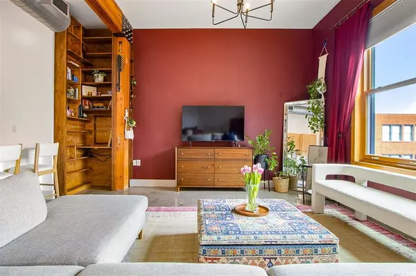 Dallas, TX 75204,2502 Live Oak Street #333