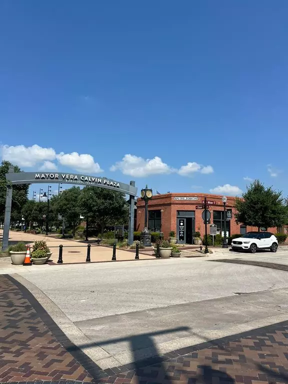Burleson, TX 76028,212 S Warren Street